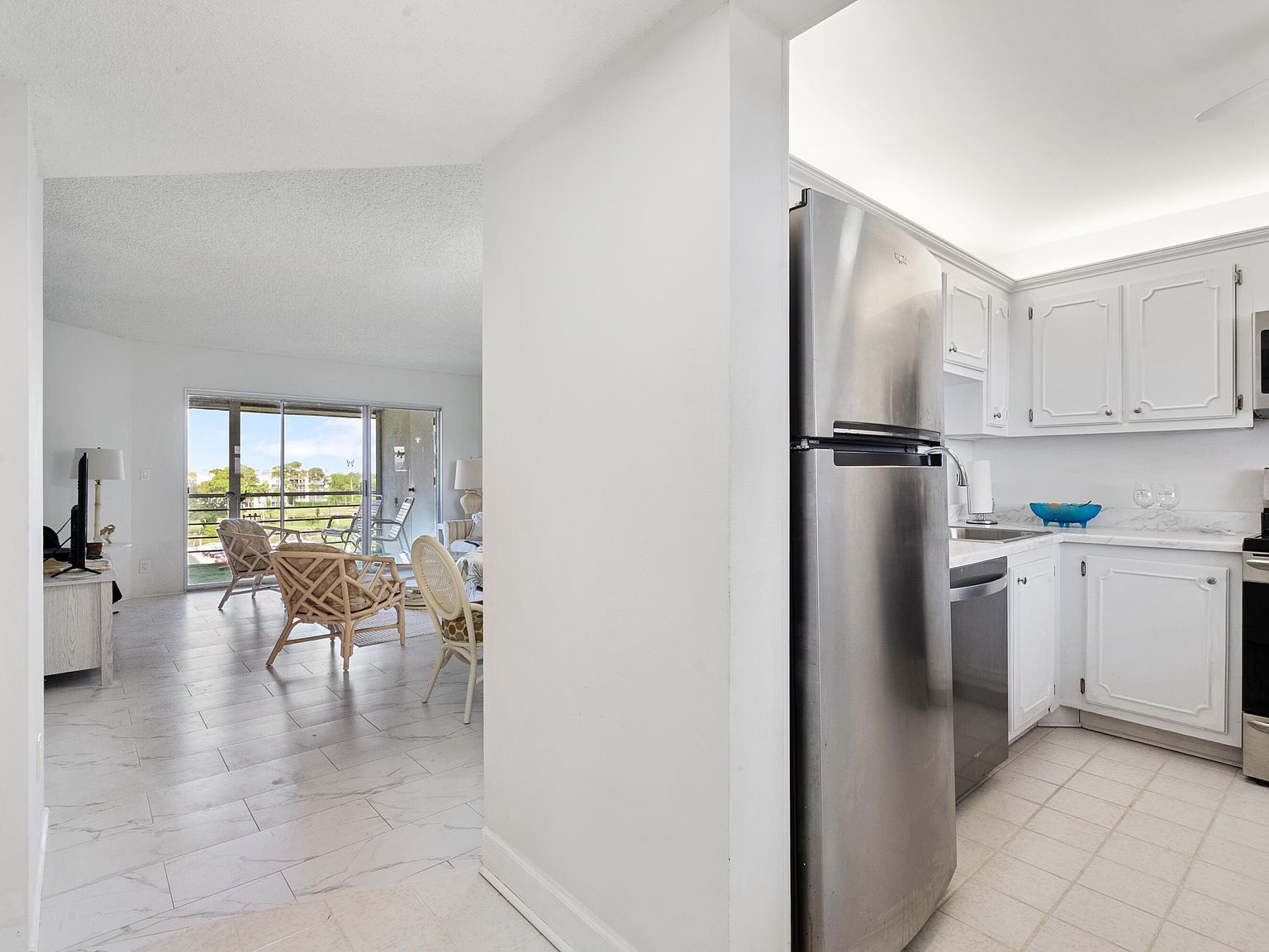 3590 Via Poinciana APT 607 Lake Worth, FL 33467 - Thumbnail 5