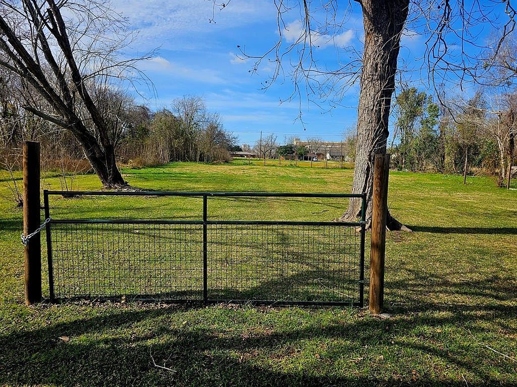 605 Branch St Wharton, TX 77488 - Thumbnail 5