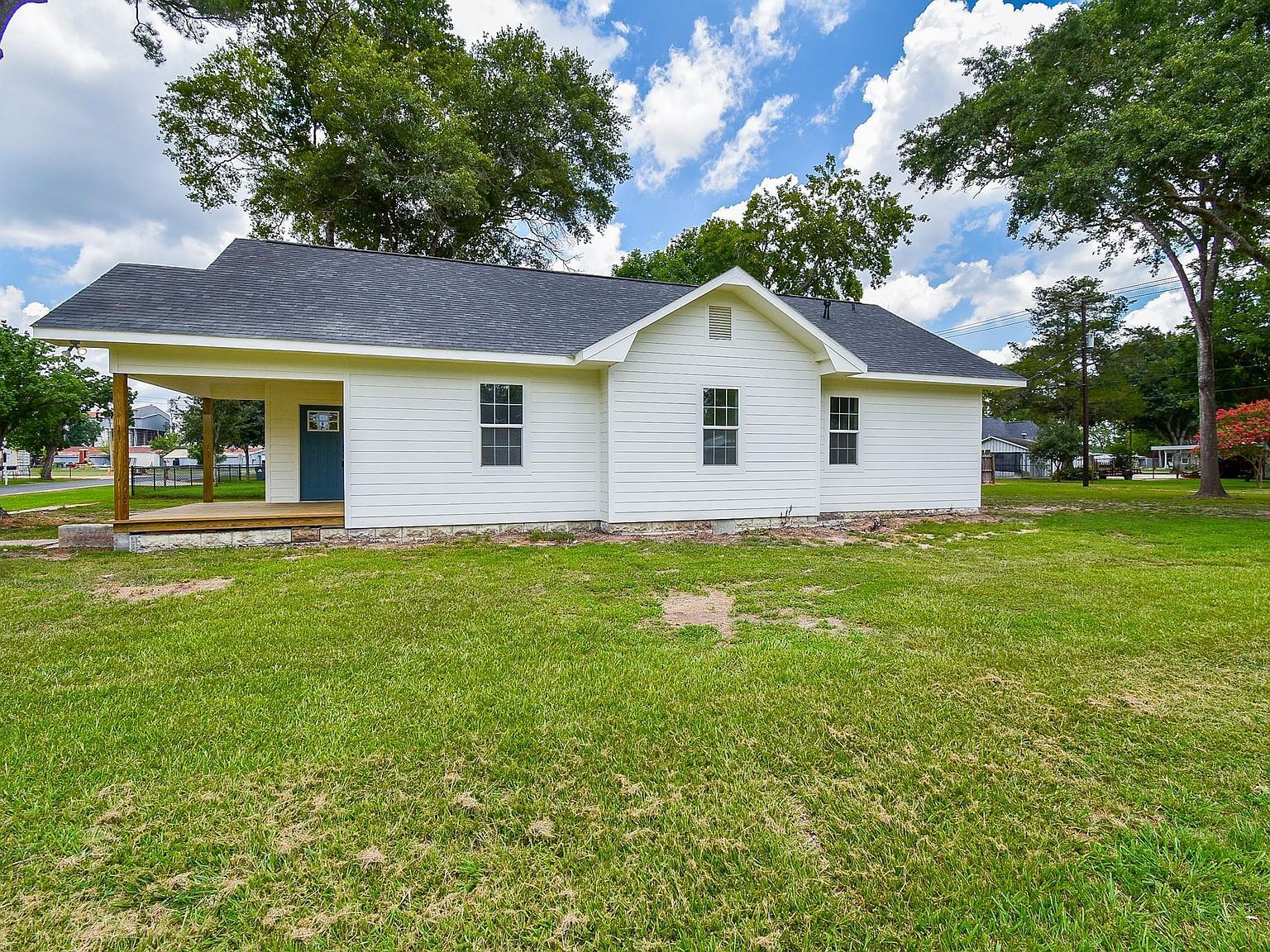 311 August St El Campo, TX 77437 - Thumbnail 5