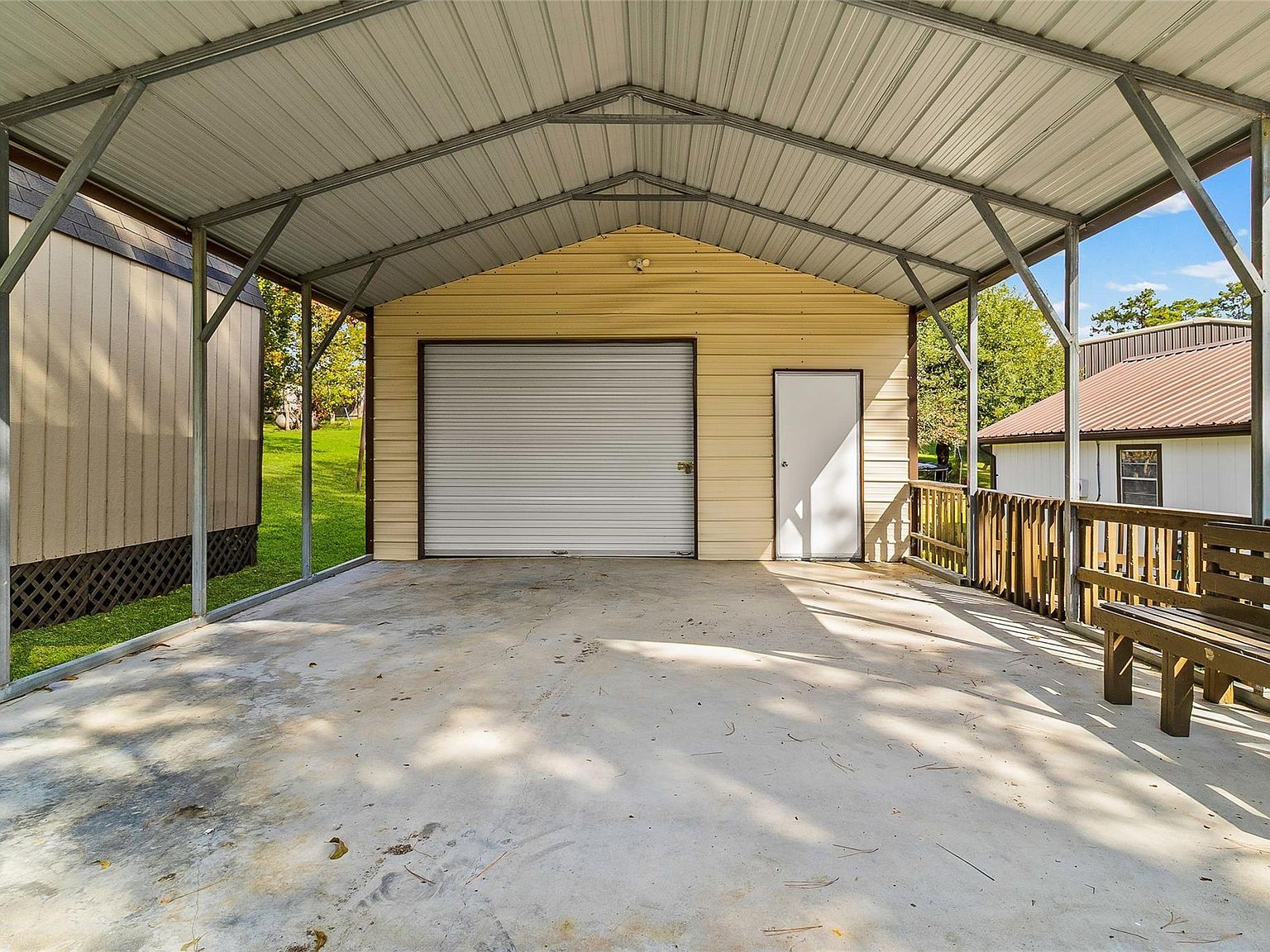 217 Brown Ave Onalaska, TX 77360 - Thumbnail 5