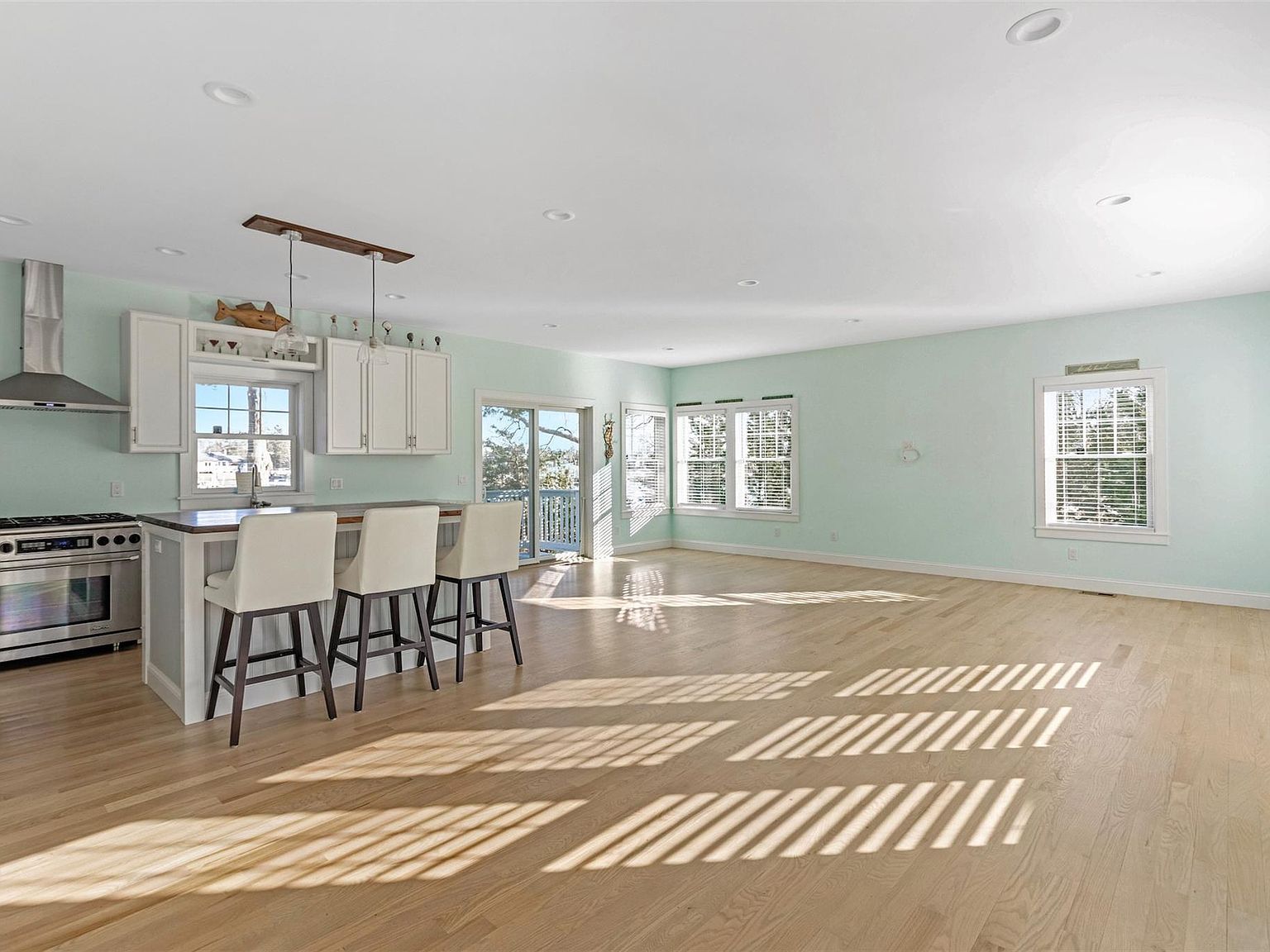 254 Overlook Dr Riverhead, NY 11901 - Thumbnail 5