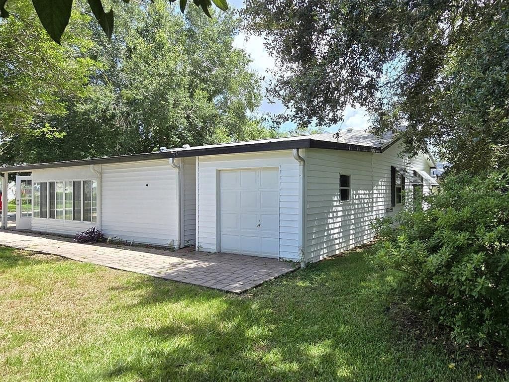 704 Bolivar St Lady Lake, FL 32159 - Thumbnail 5