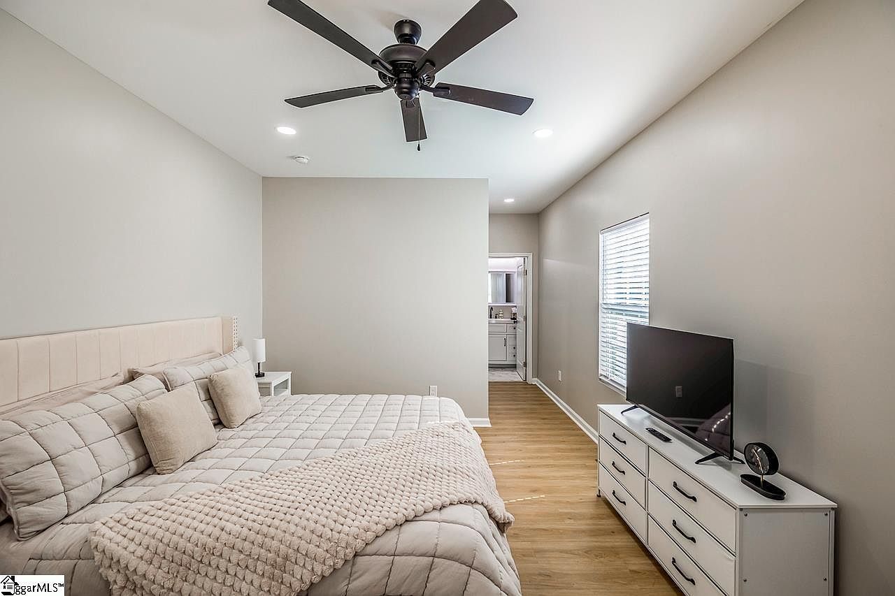 18 Blackwood St Greenville, SC 29611 - Thumbnail 5