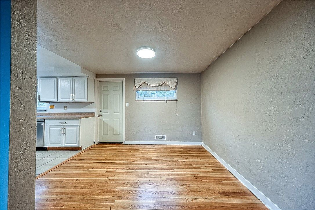 2106 Lappe Ln Pittsburgh, PA 15212 - Thumbnail 5