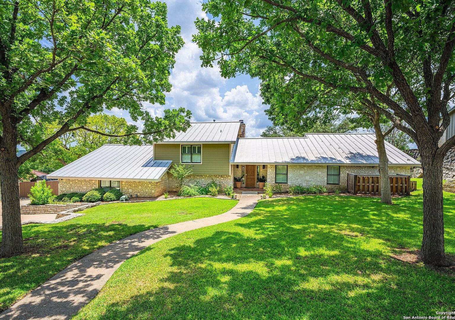 407 Spring Mill Dr Kerrville, TX 78028 - Thumbnail 5