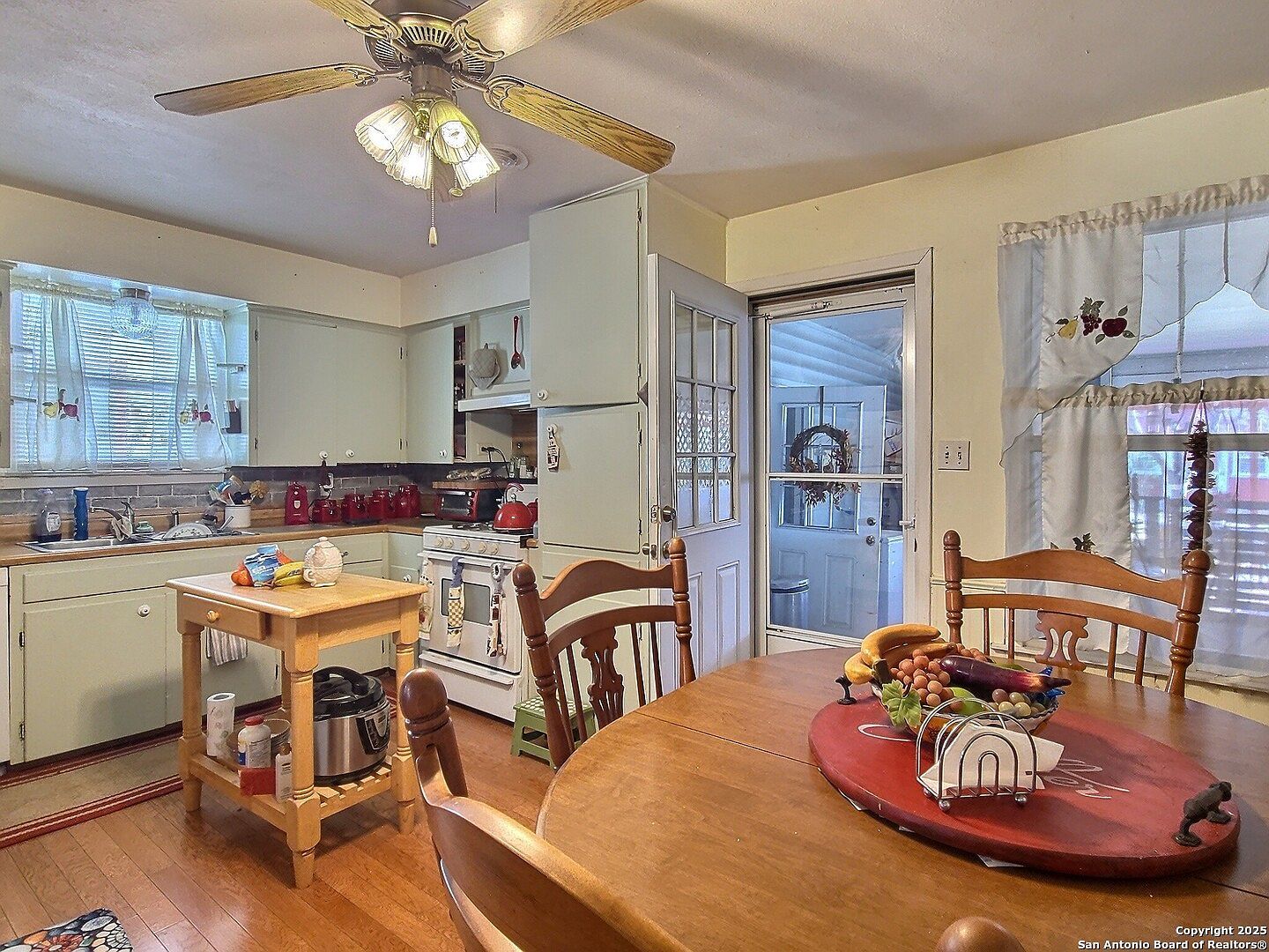 600 Leland St Kerrville, TX 78028 - Thumbnail 5