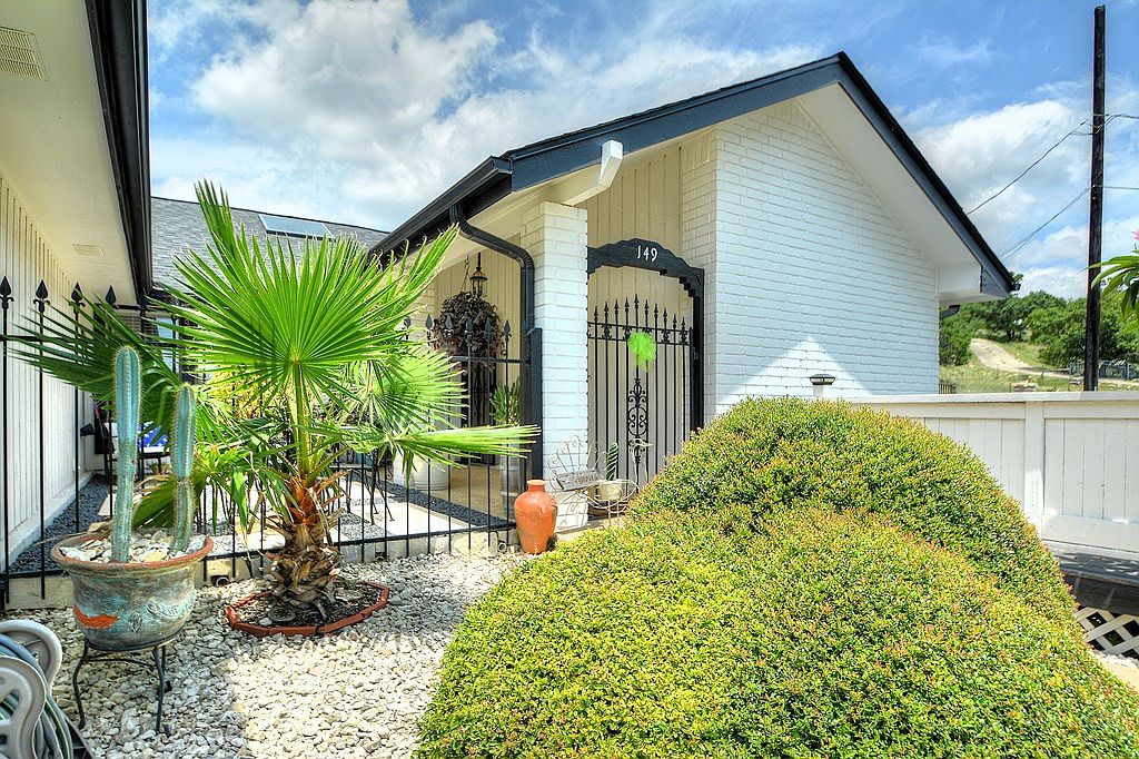 149 Holly Hill Dr Ingram, TX 78025 - Thumbnail 5