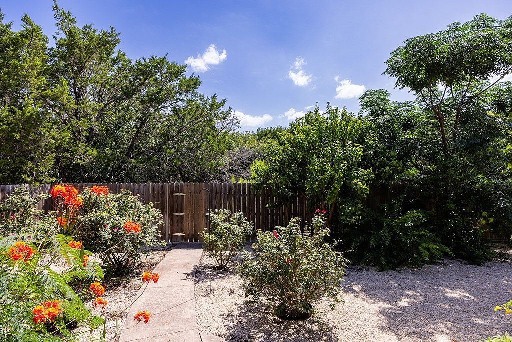 1257 Victory Ln Kerrville, TX 78028 - Thumbnail 5