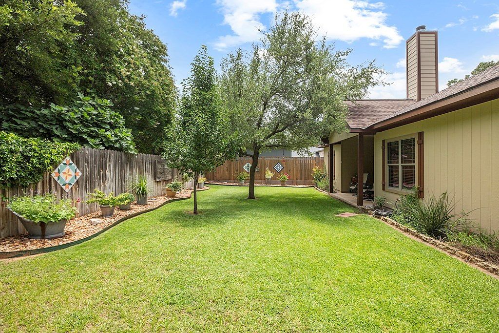 2158 Hedgestone Fredericksburg, TX 78624 - Thumbnail 5