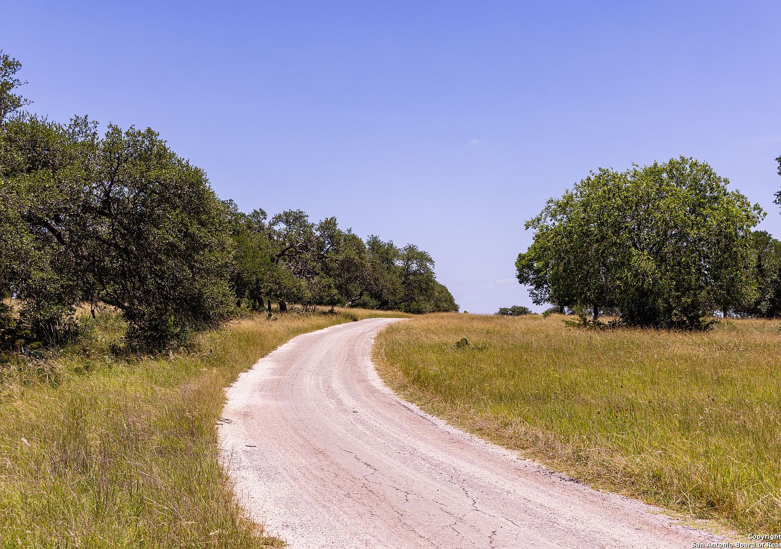 190 Jones Rd Kerrville, TX 78028 - Thumbnail 5