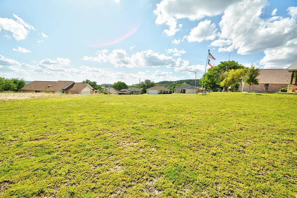 306 Vantage Cir Kerrville, TX 78028 - Thumbnail 5