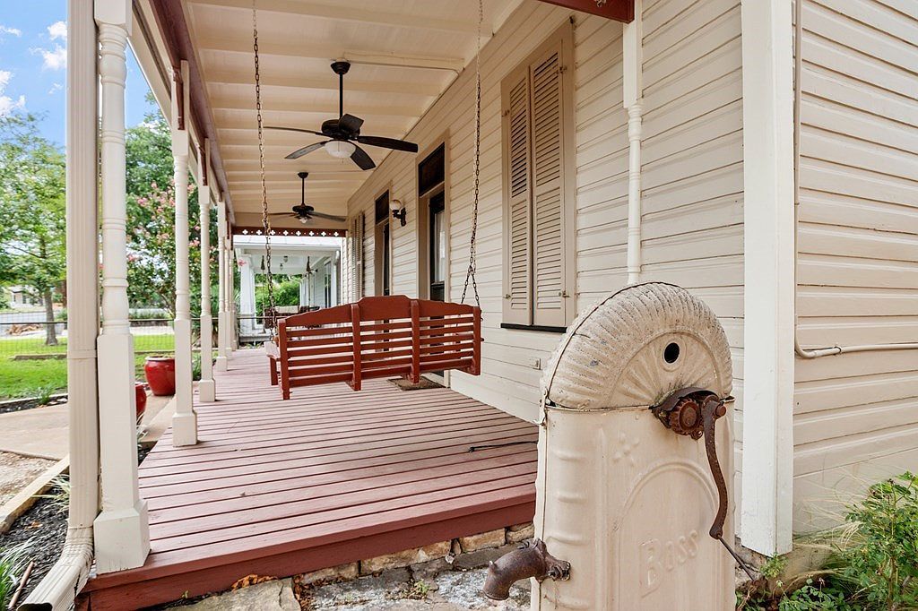 514 W Austin St Fredericksburg, TX 78624 - Thumbnail 5