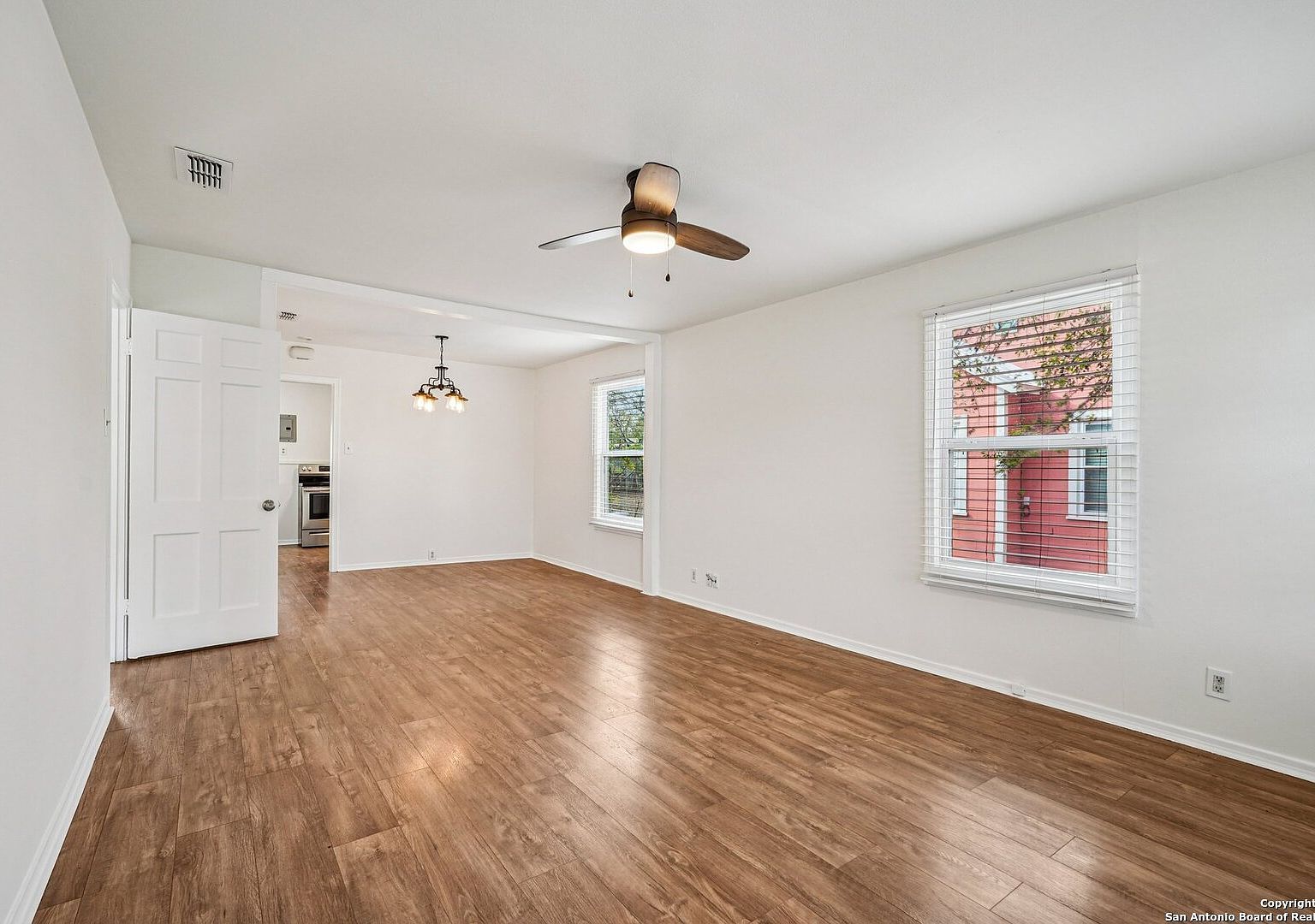 411 W Water St Kerrville, TX 78028 - Thumbnail 5