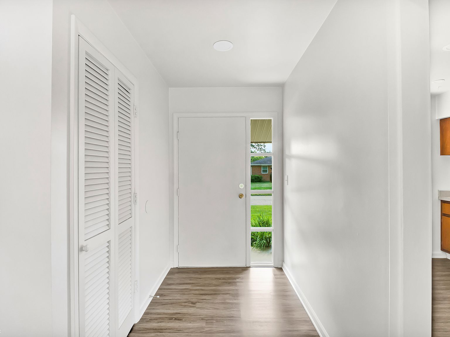 2811 Poplar Dr Columbus, IN 47203 - Thumbnail 5