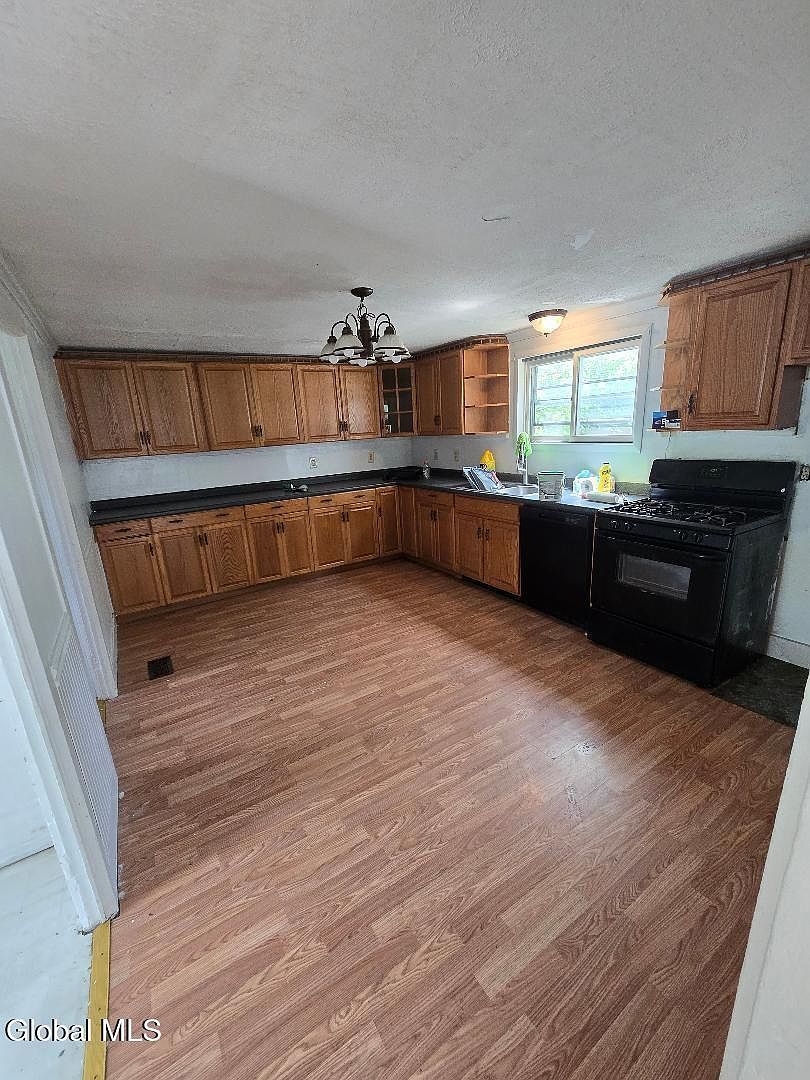 1 Cambridge Rd Greenwich, NY 12834 - Thumbnail 5