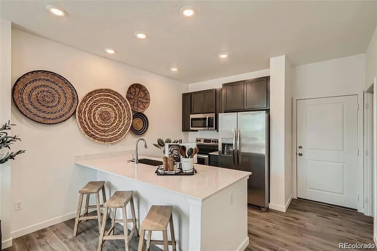 746 N Bersshine Ct Watkins, CO 80137 - Thumbnail 5