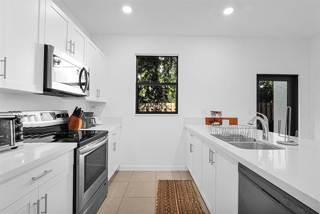 1901 SW 5th Ct Fort Lauderdale, FL 33312 - Thumbnail 5