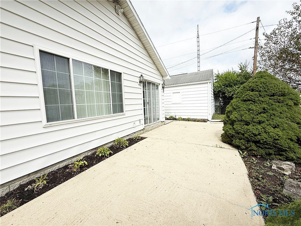 1324 N Union St Fostoria, OH 44830 - Thumbnail 5