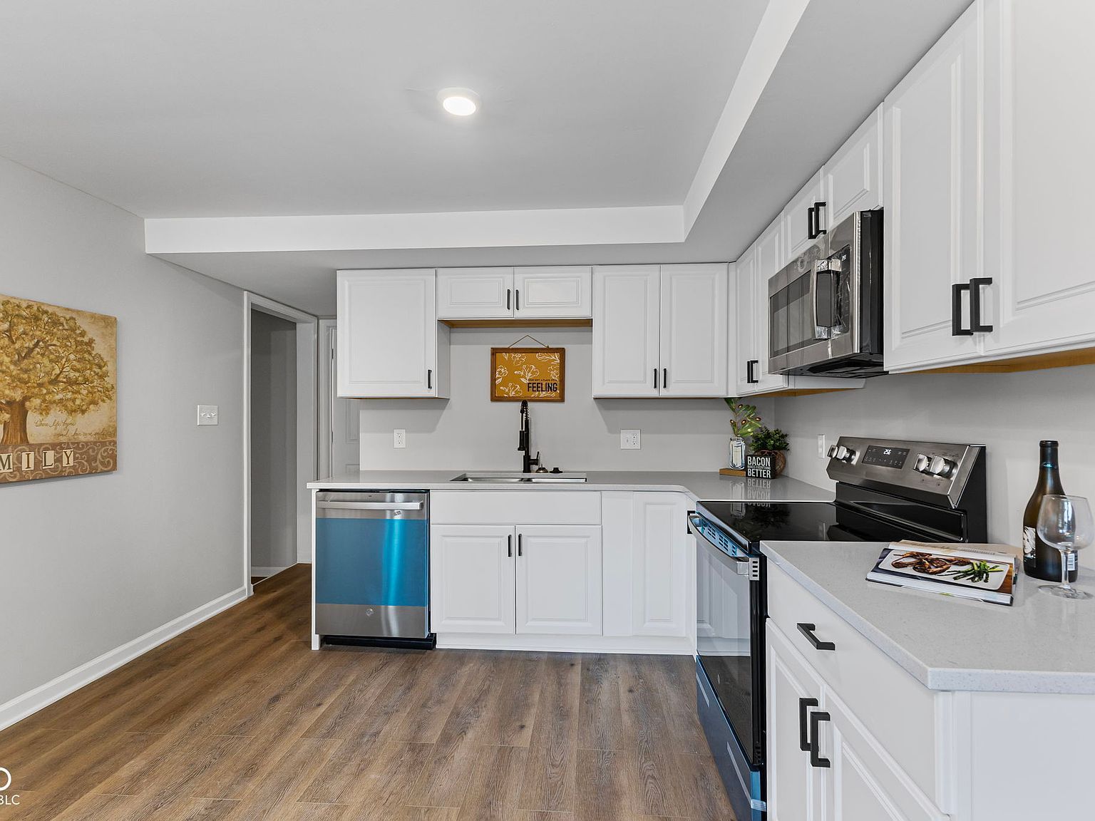 111 W Southern Ave Indianapolis, IN 46225 - Thumbnail 5