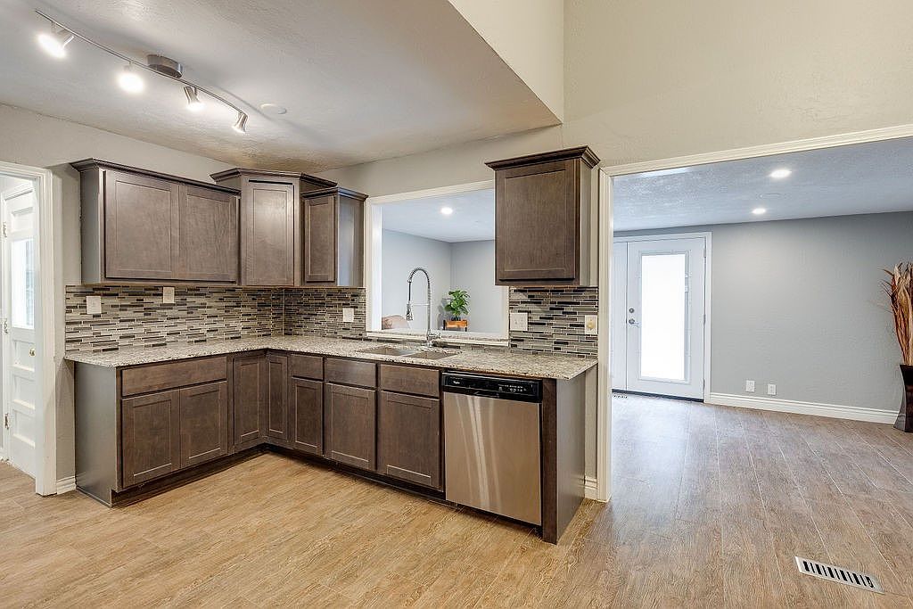 8028 NW 101st St Oklahoma City, OK 73162 - Thumbnail 5