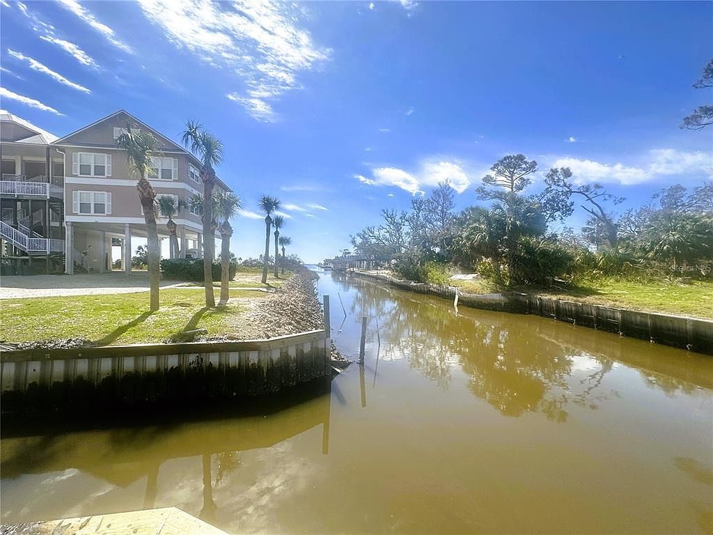 148 1st Ave E UNIT A203 Horseshoe Beach, FL 32648 - Thumbnail 5