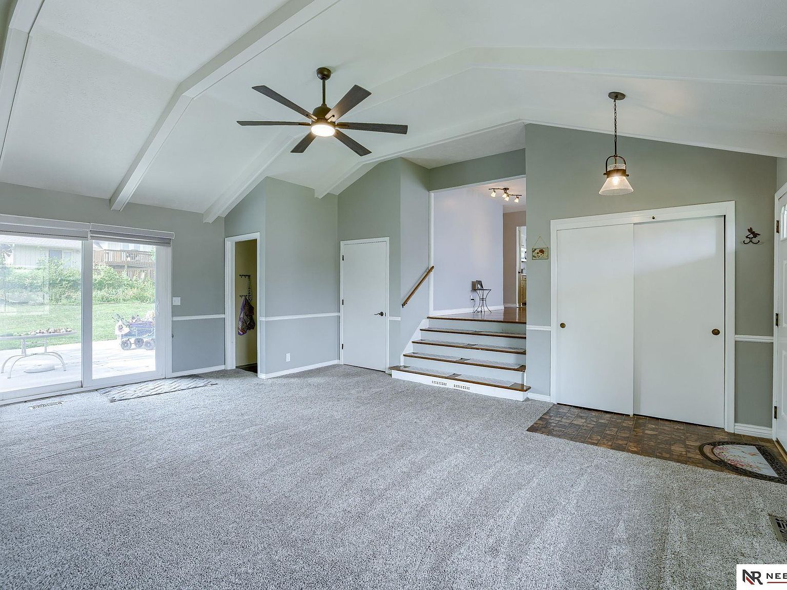 9947 Orchard Cir Omaha, NE 68127 - Thumbnail 5