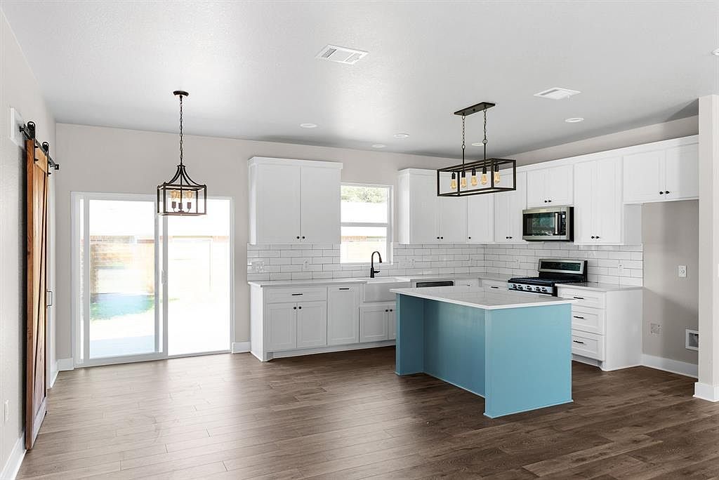 412 Persimmon St Bastrop, TX 78602 - Thumbnail 5