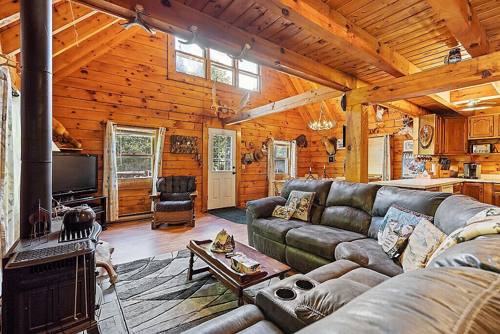 11 Woods Rd Rangeley, ME 04970 - Thumbnail 5