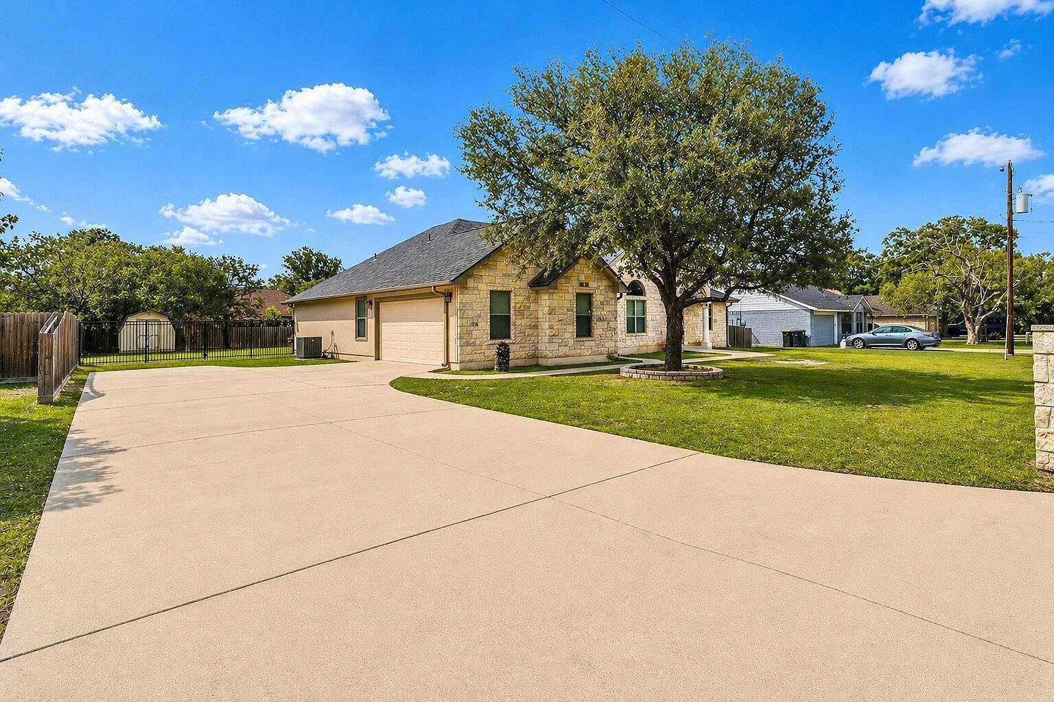 116 Puna Ln Bastrop, TX 78602 - Thumbnail 5
