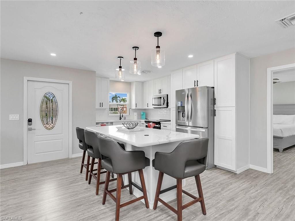 195 Hibiscus Dr Fort Myers Beach, FL 33931 - Thumbnail 5