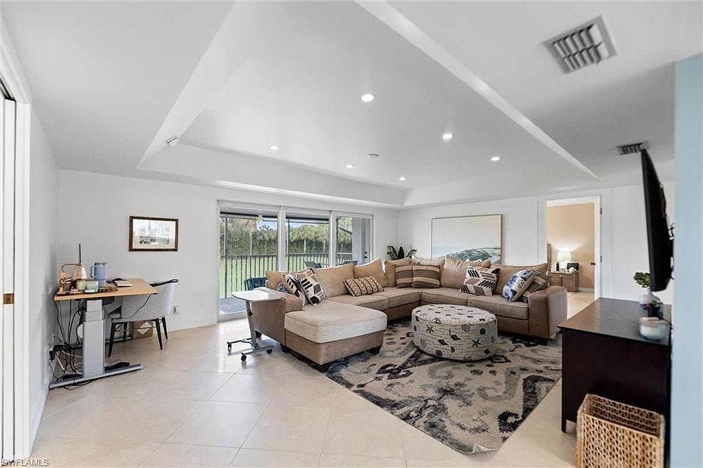 249 Memory Ln #4 Naples, FL 34112 - Thumbnail 5