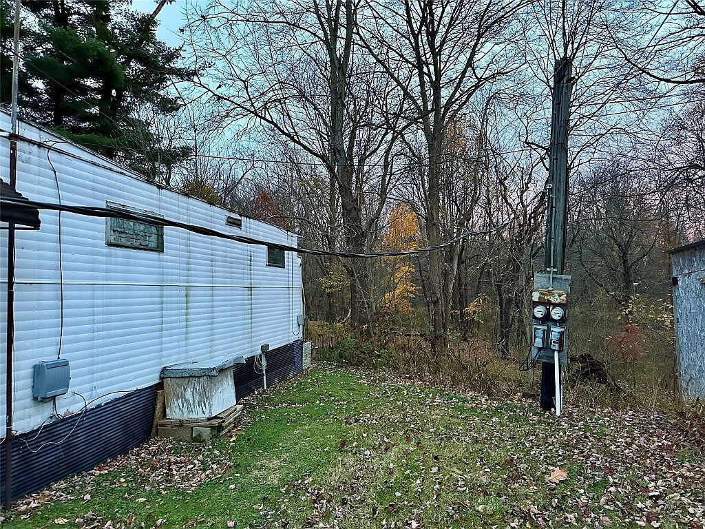 10481-10493 Linndale Ave Cranesville, PA 16410 - Thumbnail 5