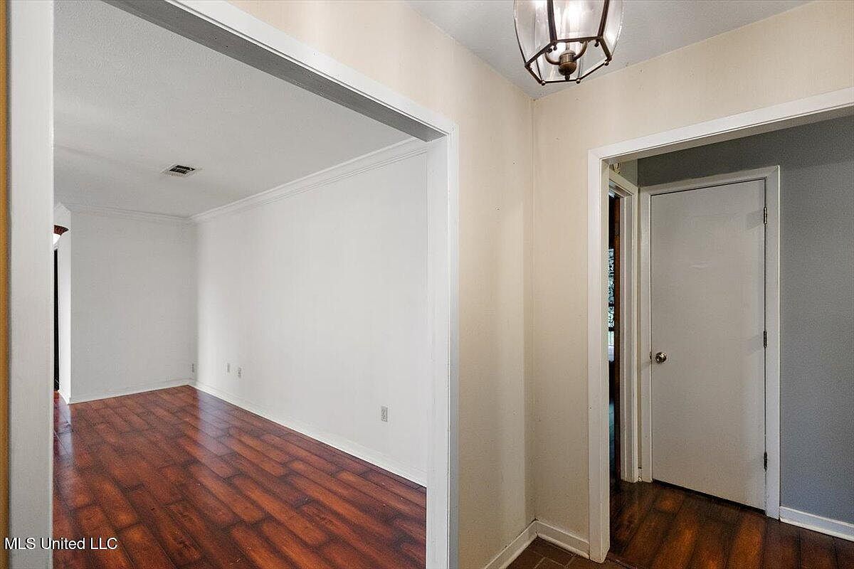 101 Lake Of Pines Dr Jackson, MS 39206 - Thumbnail 5