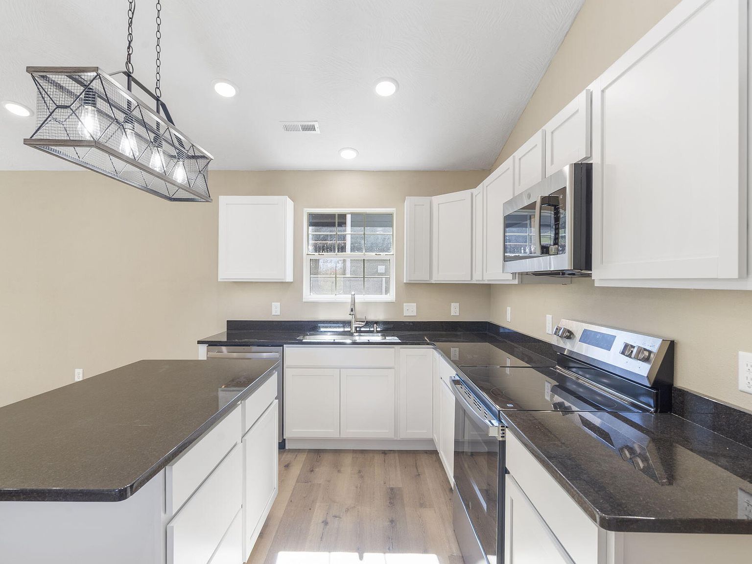 2783 Maple St Hollister, MO 65672 - Thumbnail 5