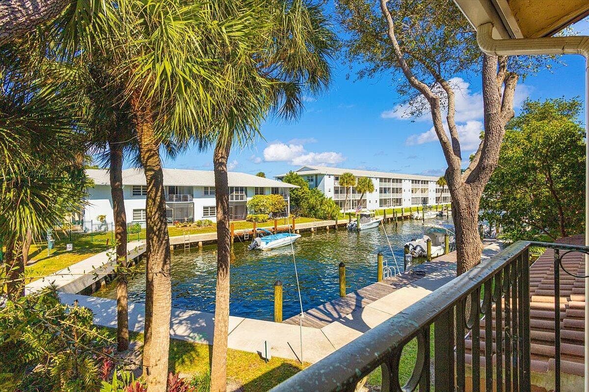 1105 Lake Shore Dr APT 202 Lake Park, FL 33403 - Thumbnail 5