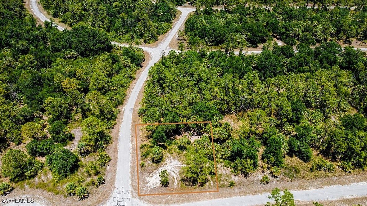 Hampshire Cir N Sarasota, FL 34236 - Thumbnail 5