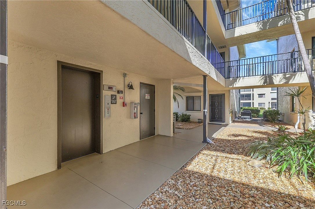 11220 Caravel Cir APT 202 Fort Myers, FL 33908 - Thumbnail 5