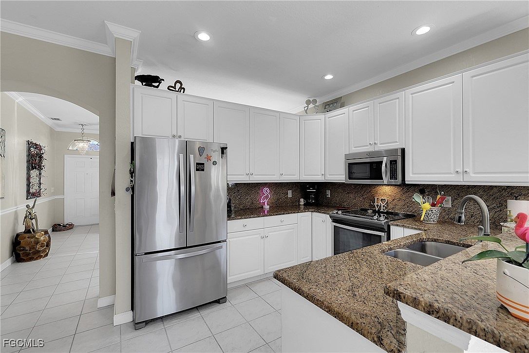 14052 Clear Water Ln Fort Myers, FL 33907 - Thumbnail 5