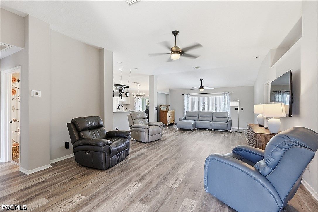 1501 Honor Ct Lehigh Acres, FL 33971 - Thumbnail 5