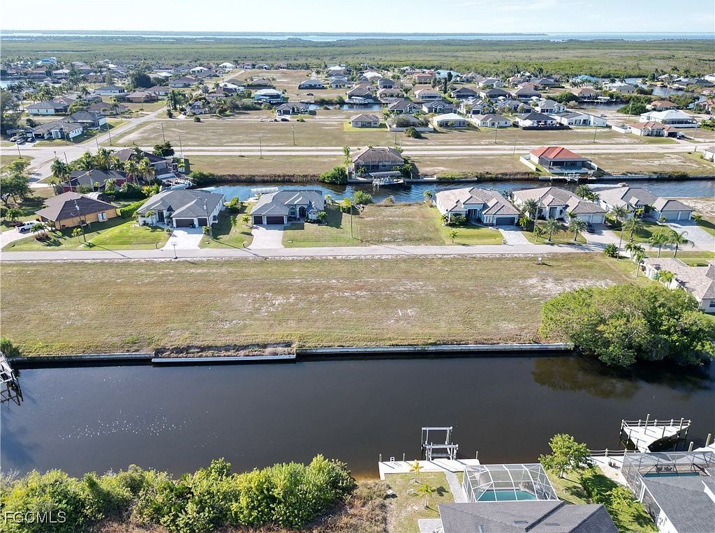 1221 NW 39th Ave Cape Coral, FL 33993 - Thumbnail 5