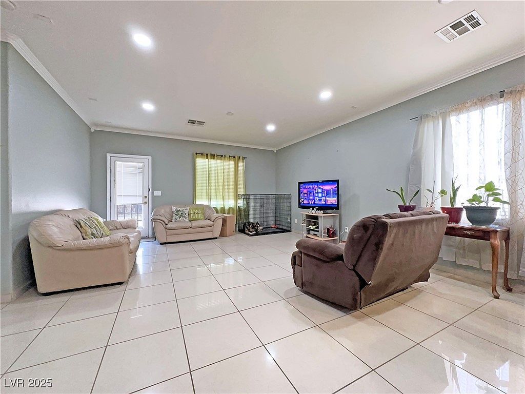 3895 Squirrel St Las Vegas, NV 89122 - Thumbnail 5