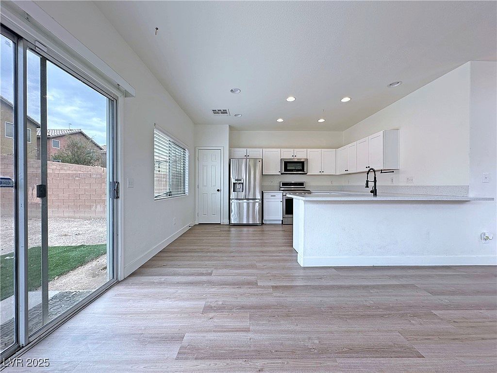 3720 Gallowtree Ave North Las Vegas, NV 89081 - Thumbnail 5