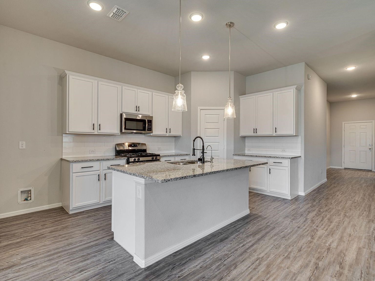 6212 Painswick Dr Aubrey, TX 76227 - Thumbnail 5