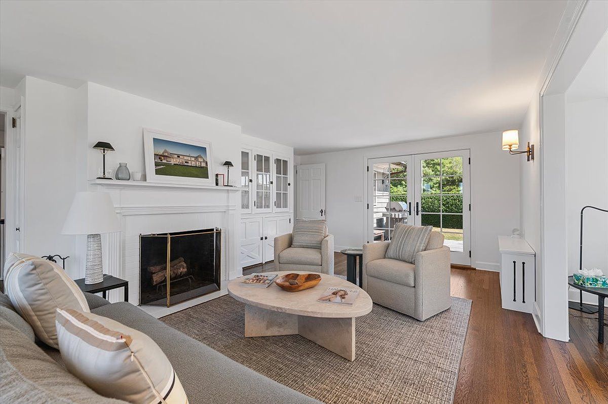 2 Strongs Ln Water Mill, NY 11976 - Thumbnail 5