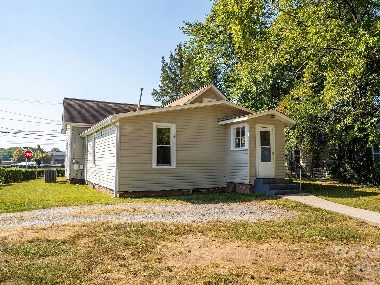 345 14th Ave NE Hickory, NC 28601 - Thumbnail 5