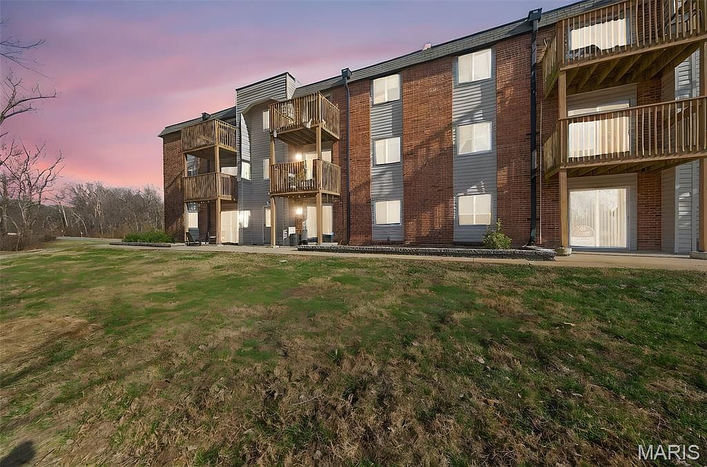 2844 Blackforest Dr APT C Saint Louis, MO 63129 - Thumbnail 5