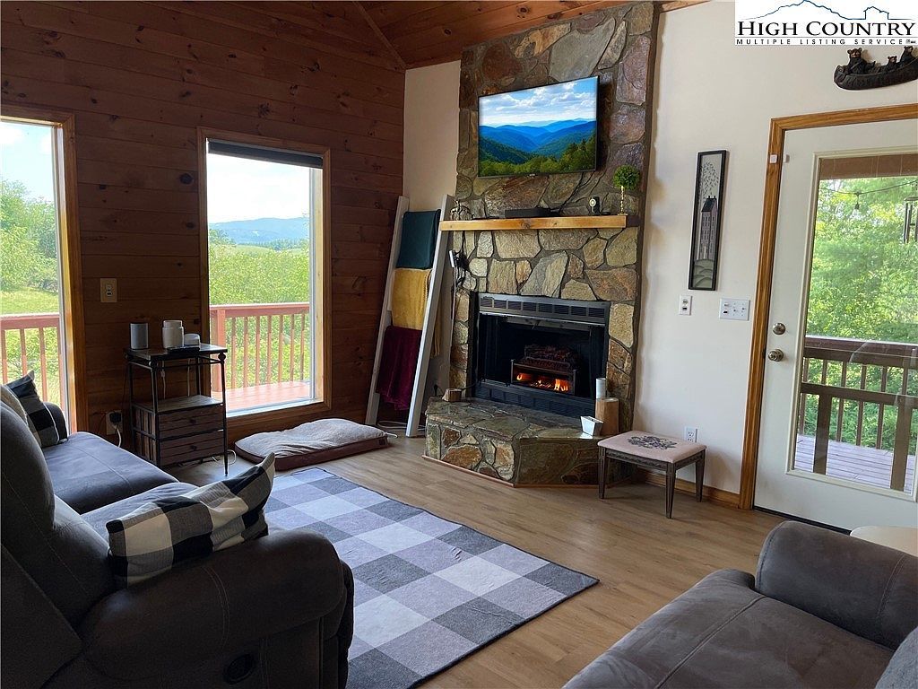 219 Lucky Alice Dr Grassy Creek, NC 28631 - Thumbnail 5