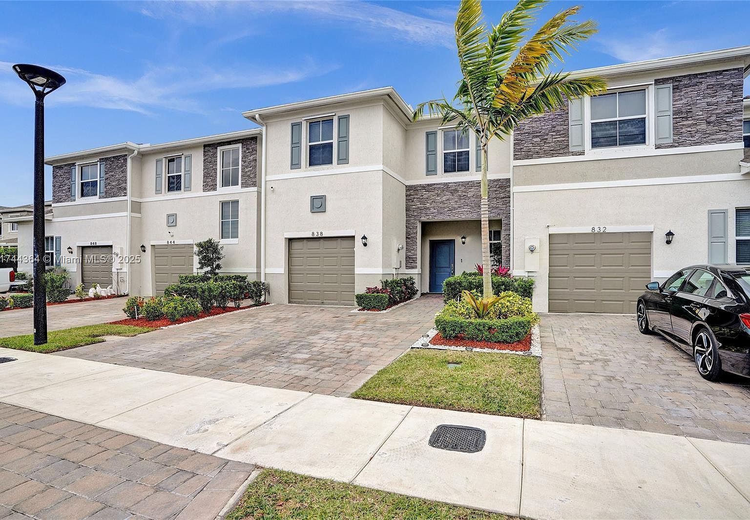 838 SE 17th St Homestead, FL 33034 - Thumbnail 5