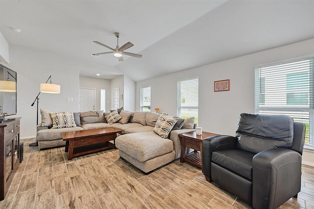 155 Lyndon Dr San Marcos, TX 78666 - Thumbnail 5