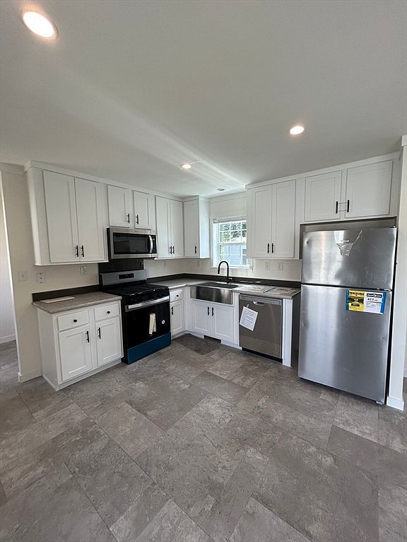 221 Shoreline Dr Tewksbury, MA 01876 - Thumbnail 5